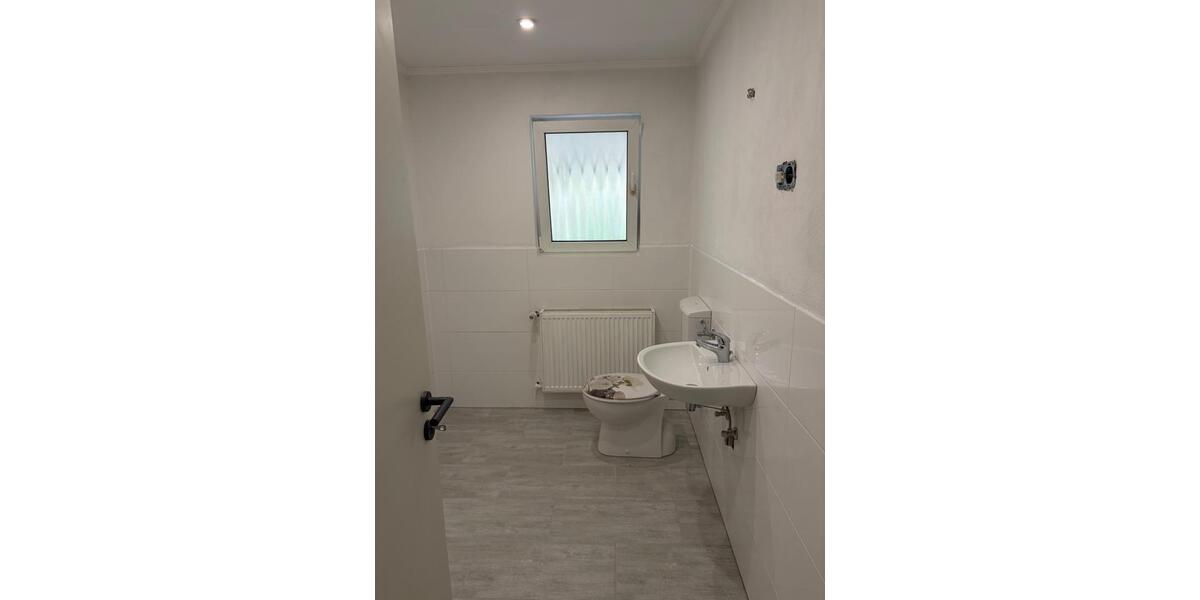 Erdgeschoßwohnung Gemünden - 4 Zimmer, 125 m&sup2;, 800&euro; | Angebot:26416103
