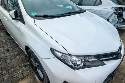 Toyota Auris 107.880 km 8.980 &euro; Sommerach 97334