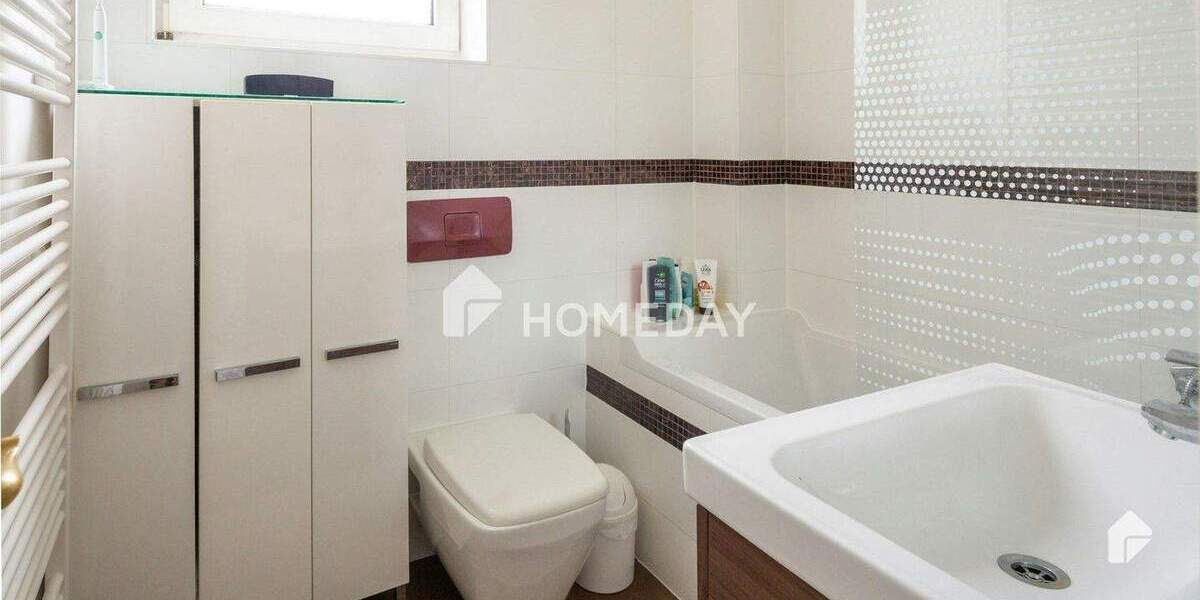 Einziehen und Wohlfühlen - Ansprechender Bungalow mit sonniger Terrasse und zwei Bädern 4 zimmer