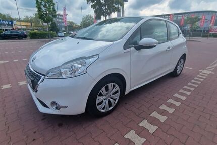 Peugeot 208 89.700 km 4.900 &euro; Dallgow-Döberitz 14624