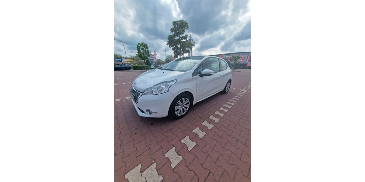 Peugeot 208 89.700 km 4.900 &euro; Dallgow-Döberitz 14624