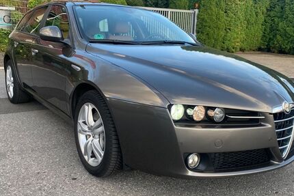 Alfa Romeo 159 115.000 km 13.981 € Witten 58454