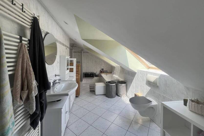 Raus aus dem Trubel :) Große 2½ R.-Maisonette mit Balkon & Garten-Mitbenutzung in Stadtwald