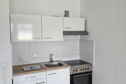 Moderne SingleWohnung mit Einbauküche & Balkon!