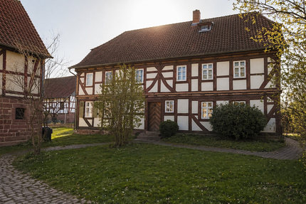 Haus Haunetal - 8 Zimmer, 180 m&sup2;, 1.100&euro; | Angebot:26457863