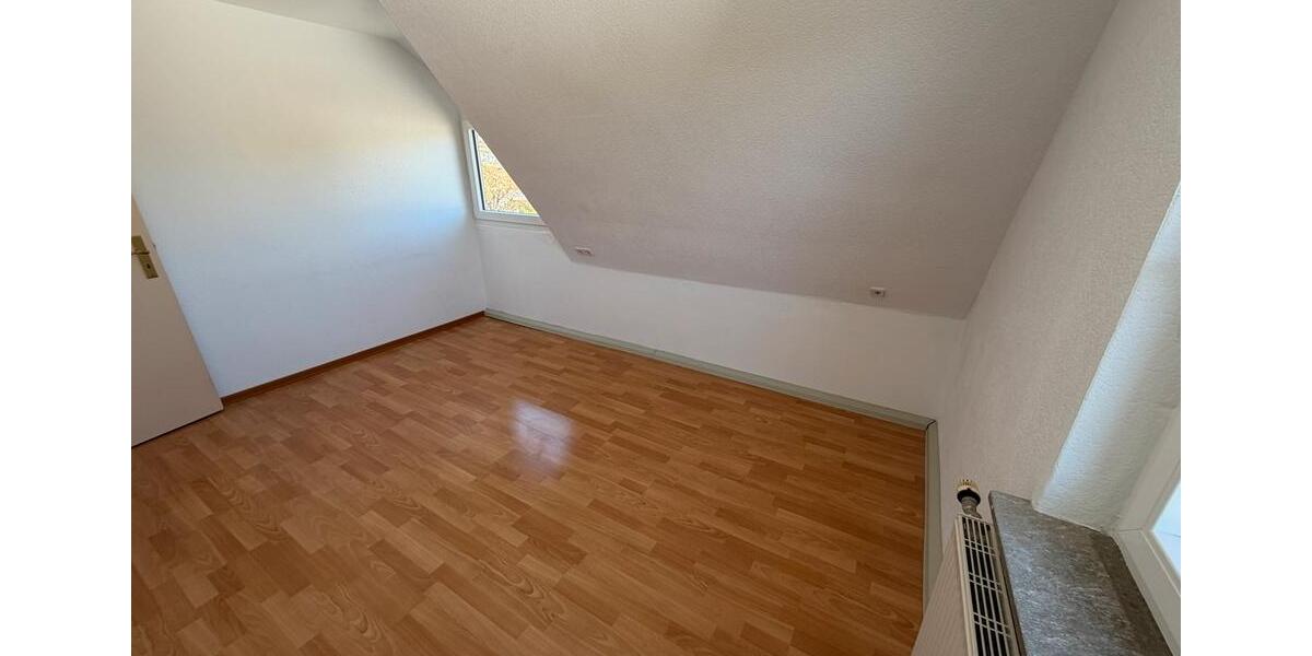 Dachgeschoßwohnung Naila - 2 Zimmer, 49 m&sup2;, 390&euro; | Angebot:26409172