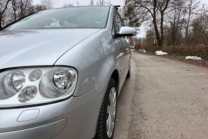 VW Touran 210.000 km 3.000 &euro; München 80995