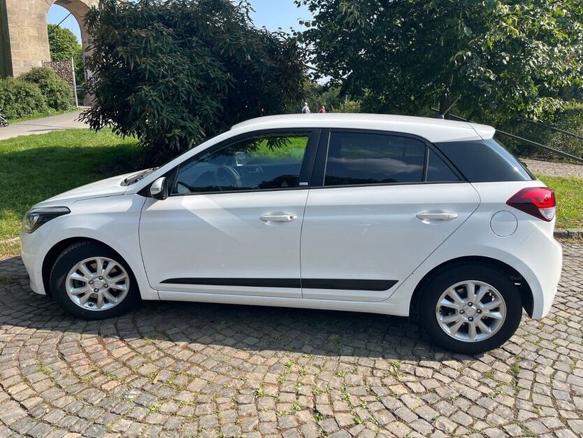i20