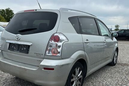 Toyota Corolla Verso 65.000 km 3.999 &euro; München 81829