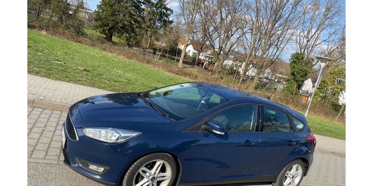 Ford Focus 111.000 km 8.900 &euro; Wiesbaden 65197