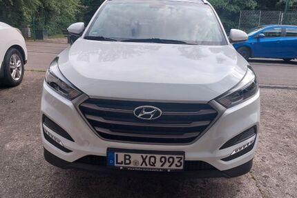 Hyundai TUCSON 183.000 km 11.700 &euro; Marbach am Neckar 71672