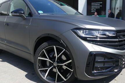 VW Touareg 17.754 km 76.800 &euro; Berlin 13156