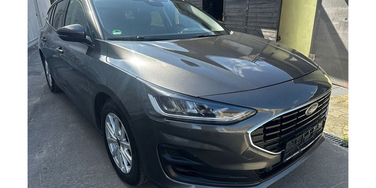 Ford Focus 141.957 km 10.990 &euro; Schönefeld/ OT Großziethen 12529