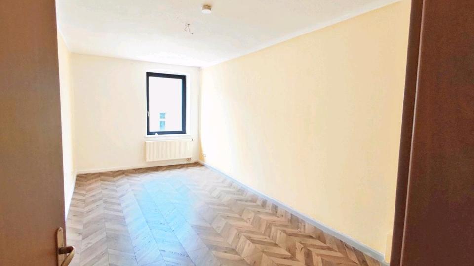 Dachgeschoßwohnung Halle (Saale) Damaschkestraße - 2 Zimmer, 70 m&sup2;, 650&euro; | Angebot:26657873