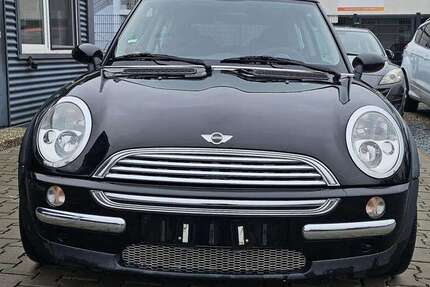 Mini One 134.576 km 2.999 &euro; Bickenbach 64404