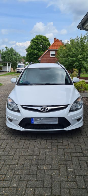 i30
