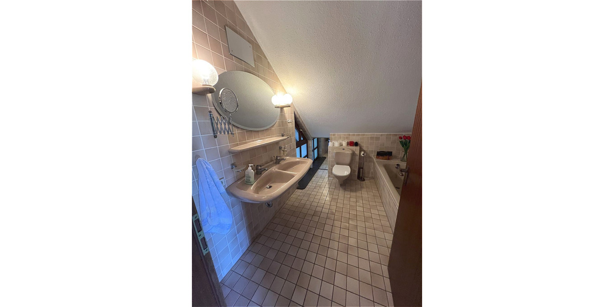 Einfamilienhaus Möhnesee Körbecke - 7 Zimmer, 227 m&sup2;, 390.000&euro; | Angebot:25744570