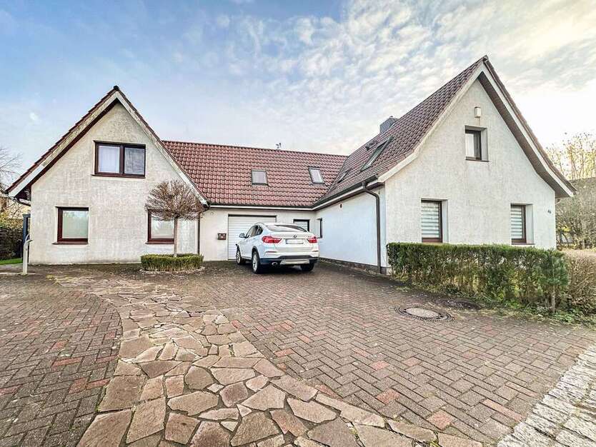 Haus zum Mieten in Bremerhaven 270 € 200 m²