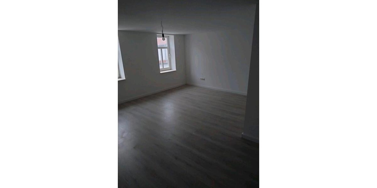 Dachgeschoßwohnung Buttstädt - 3 Zimmer, 75 m&sup2;, 750&euro; | Angebot:26003028