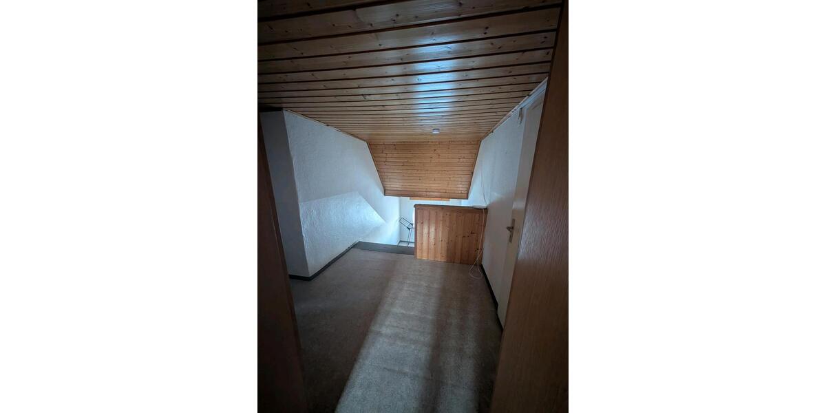 Etagenwohnung Schönwald - 6 Zimmer, 120 m&sup2;, 1.020&euro; | Angebot:26694036