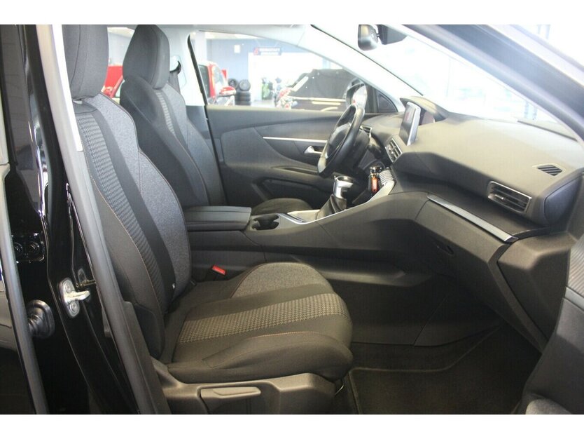 Peugeot 3008 PureTech 130 Stop&Start Crossway 39.028 km 14.980 € Euskirchen 53881