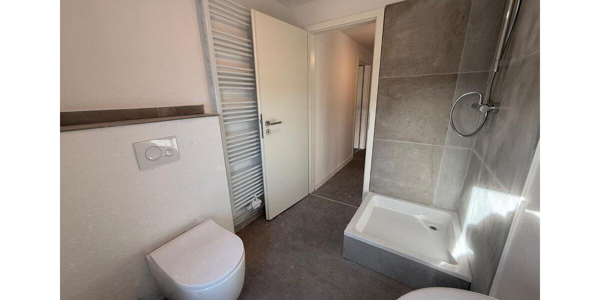 2ZB | Erstbezug nach Sanierung | Studenten Soldaten Single 2 zimmer