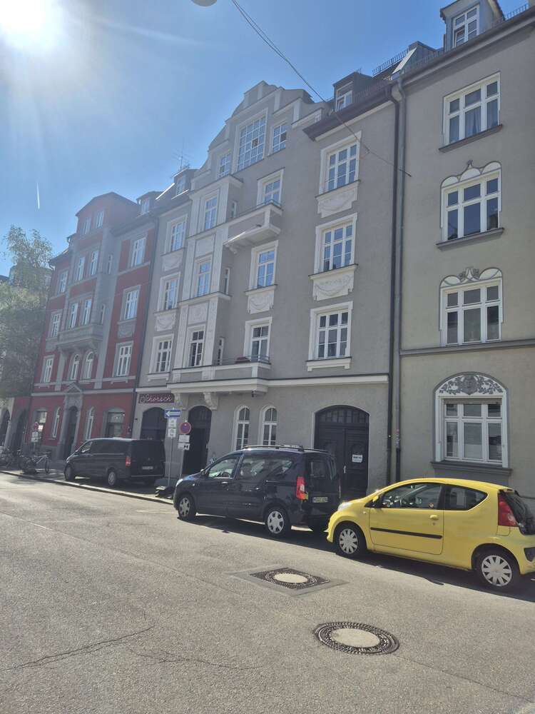 Halle in München 1.250 € 160 m²