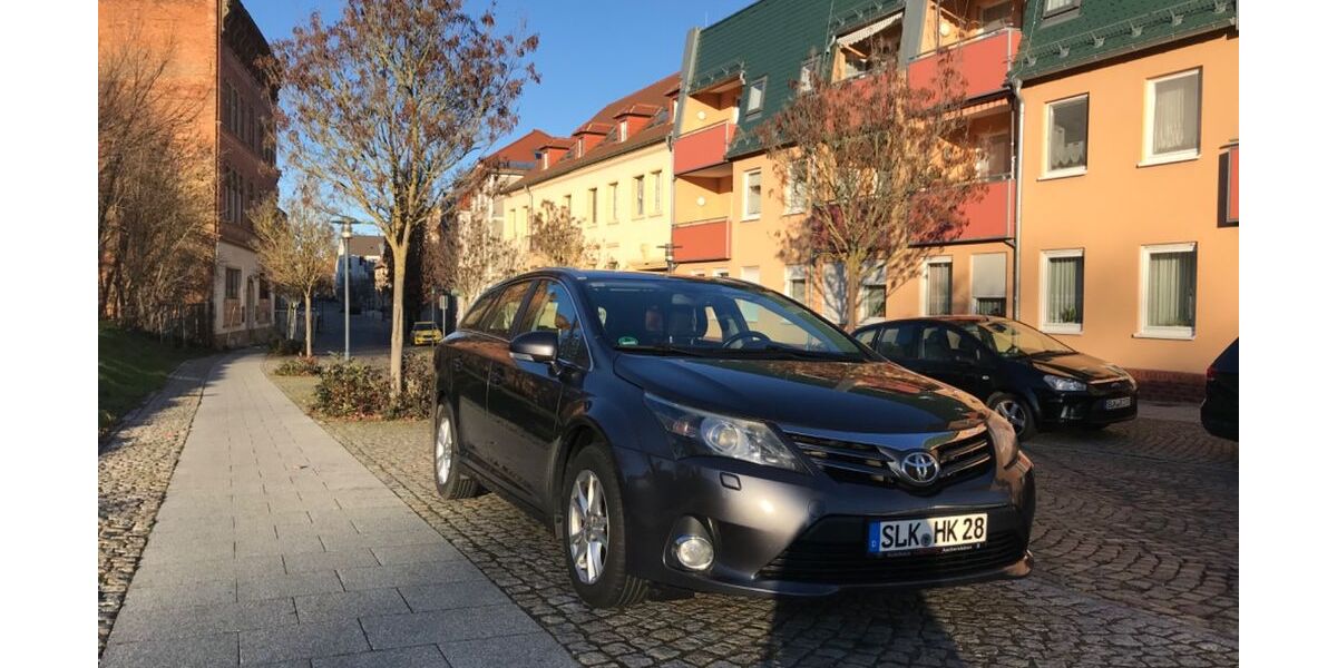 Toyota Avensis 235.000 km 5.750 &euro; Hohenerxleben 39443