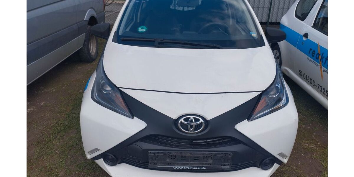 Toyota Aygo (X) 205.000 km 2.700 &euro; Konz-koenen 54329