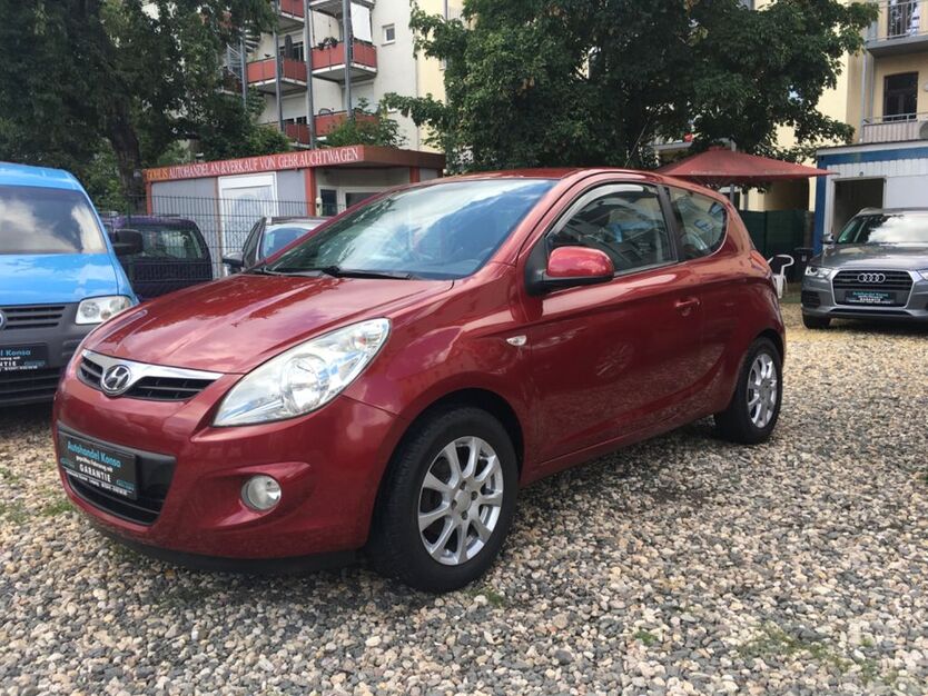 Hyundai i20 82.713 km 4.390 € leipzig 04155