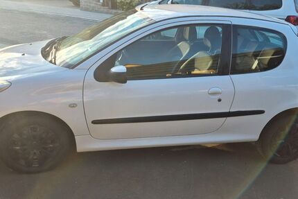 Peugeot 206 145.085 km 2.200 &euro; Adelsdorf 91325