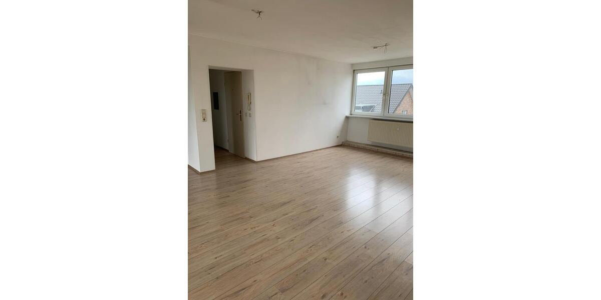 Dachgeschoßwohnung Tönisvorst - 2 Zimmer, 74 m&sup2;, 600&euro; | Angebot:26296368