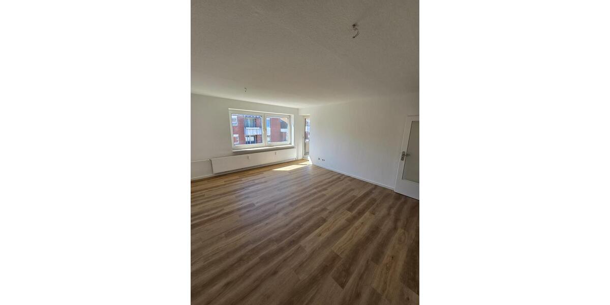 Etagenwohnung Esens - 3 Zimmer, 77 m&sup2;, 595&euro; | Angebot:26644544