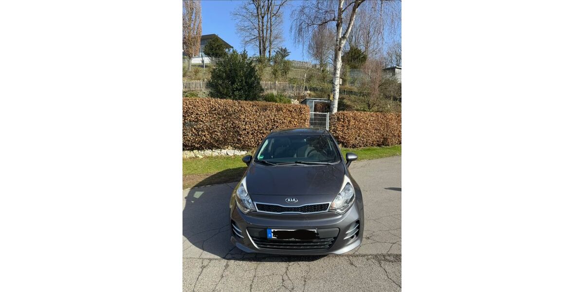 Kia Rio 102.953 km 7.900 &euro; Roetgen 52159