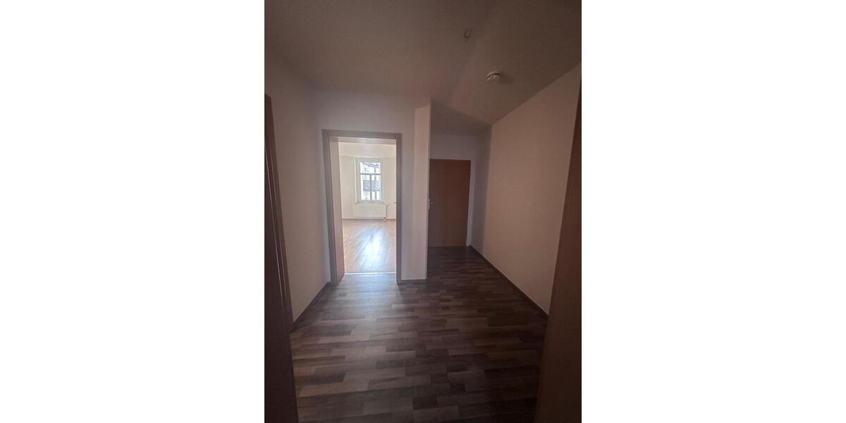 Etagenwohnung Glauchau - 2 Zimmer, 61 m&sup2;, 335&euro; | Angebot:26676961