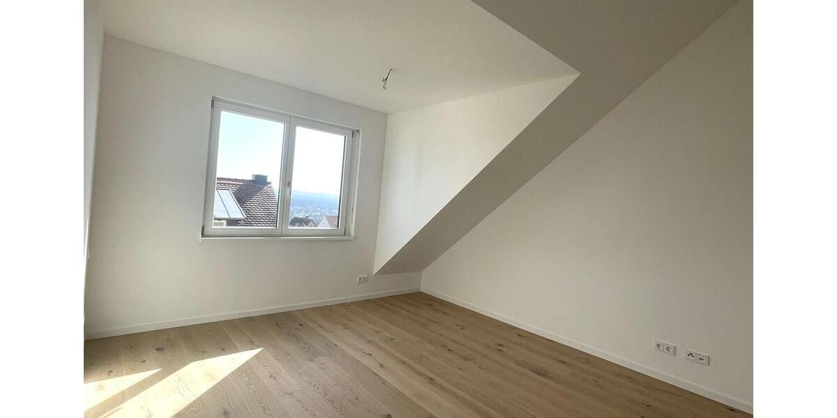 Dachgeschoßwohnung Frankfurt am Main Bergen-Enkheim - 3 Zimmer, 123 m&sup2;, 2.490&euro; | Angebot:26619782