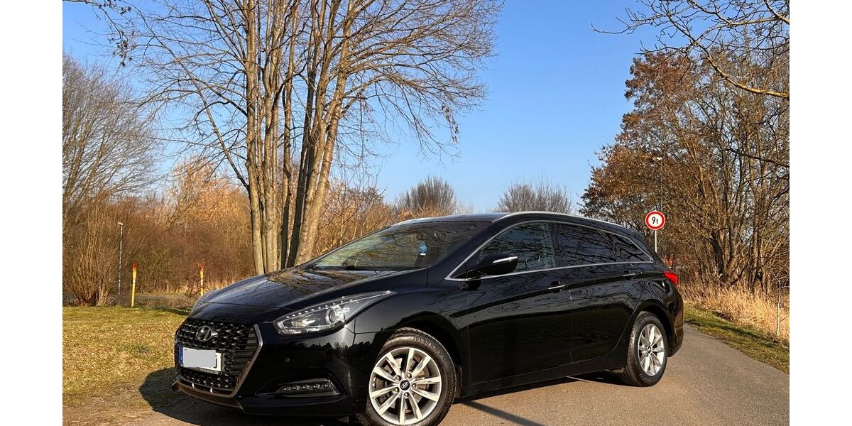 Hyundai i40 115.000 km 12.000 &euro; Rackwitz 04519