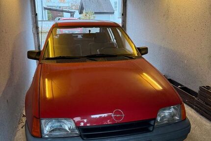 Opel Kadett 80.731 km 1.599 &euro; Rodgau 63110