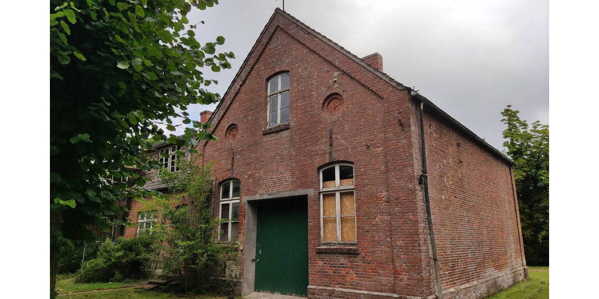 Einfamilienhaus Halbemond - 8 Zimmer, 194 m&sup2;, 269.000&euro; | Angebot:26258001