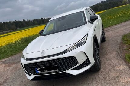 MG HS