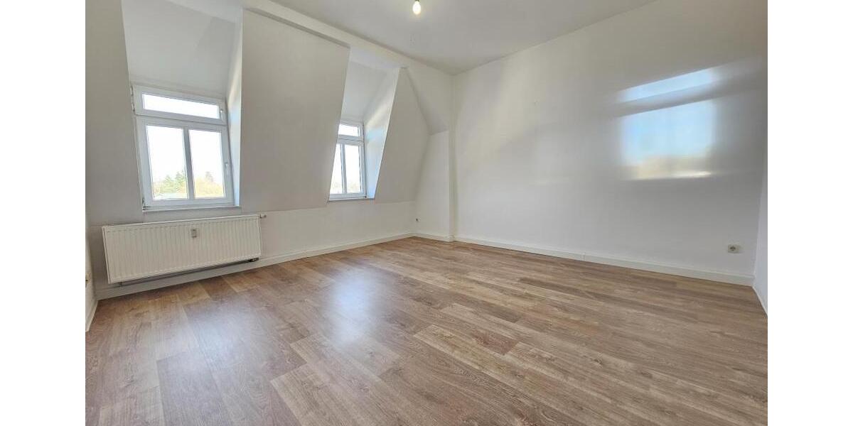 Dachgeschoßwohnung Werdau - 3 Zimmer, 56 m&sup2;, 307&euro; | Angebot:26665630