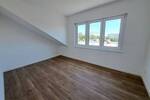ERSTBEZUG MIT DACHTERRASSE 4 Zimmer, Gäste-WC & 2 Stellplätzen