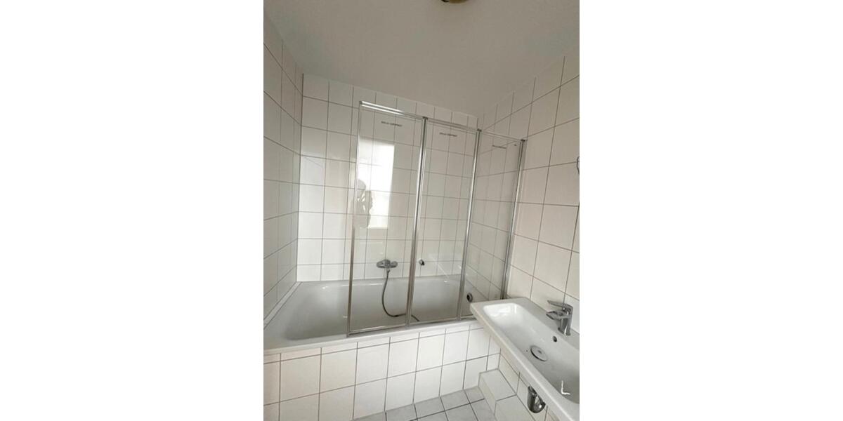 Dachgeschoßwohnung Oberhausen - 3 Zimmer, 80 m&sup2;, 229.000&euro; | Angebot:25098597