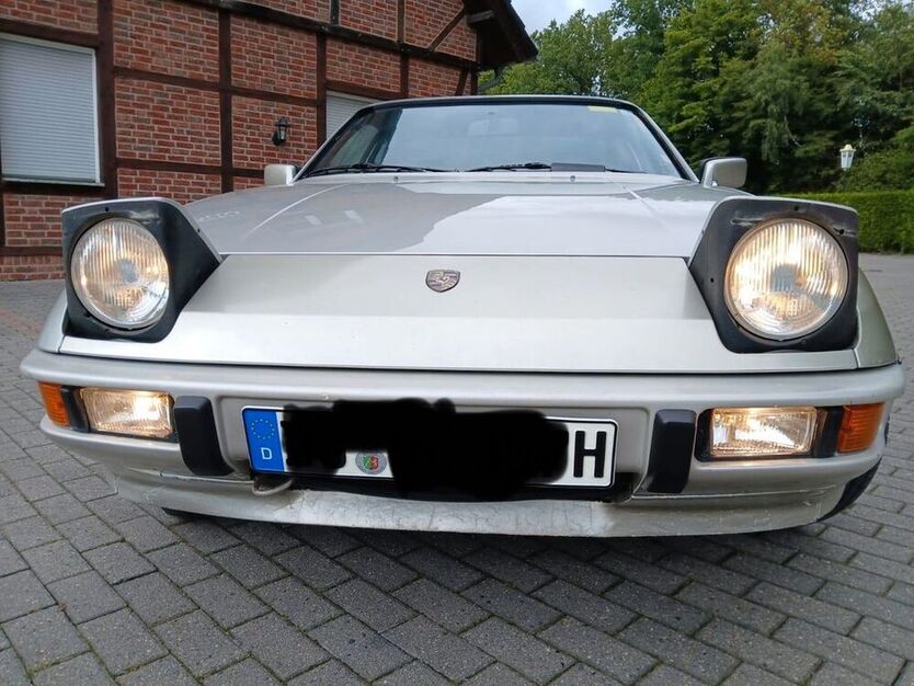 924