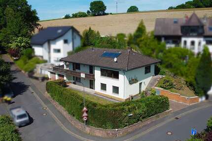 Haus zum Kaufen in Bad Soden-Salmünster 350.000 € 148 m² 6 zimmer