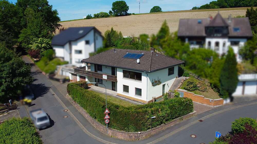 Haus zum Kaufen in Bad Soden-Salmünster 350.000 € 148 m² 6 zimmer