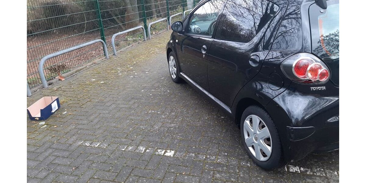 Toyota Aygo (X) 139.860 km 2.750 &euro; Mainz 55124