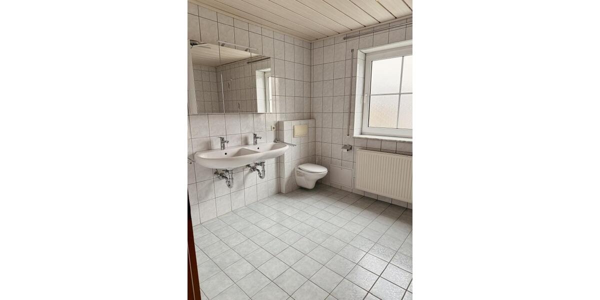 Doppelhaushälfte Kümmersbruck - 8 Zimmer, 176 m&sup2;, 1.450&euro; | Angebot:26640571