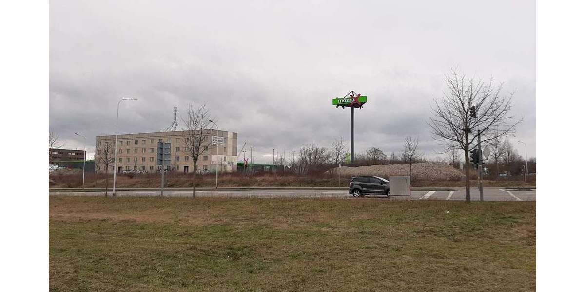 + Baugrundstück mit Altbau in Halle + nahe gelegen an der A143 + zimmer