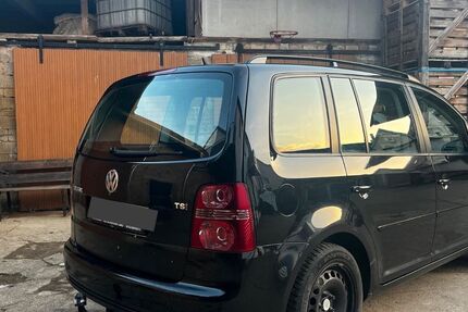 VW Touran 149.000 km 4.299 &euro; Waigolshausen 97534